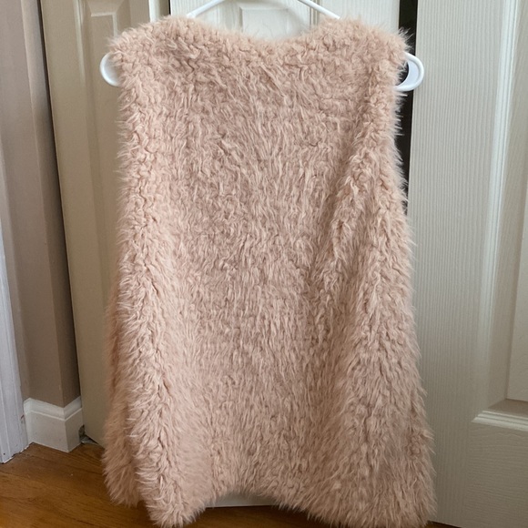 Blush colored Sherpa vest - Picture 2 of 2